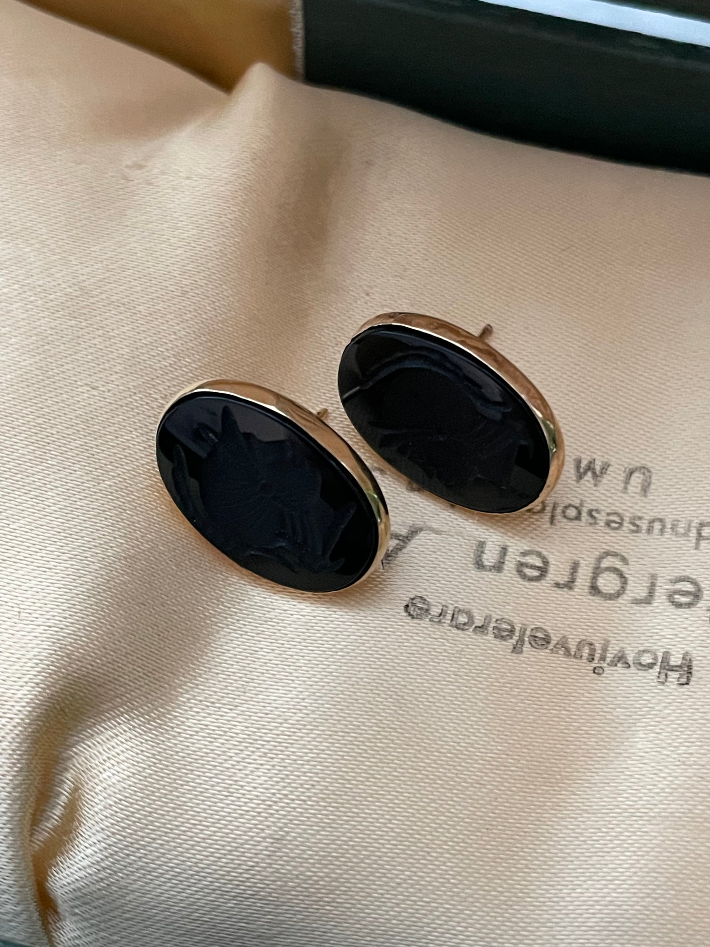 Black Onyx Roman Intaglio Earrings – 14K Vintage Pair